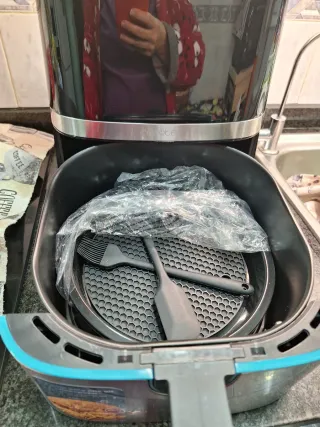 Freidora de aire Cecotec - Poco uso( 1700w ).