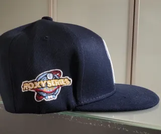 Gorra béisbol R con guante