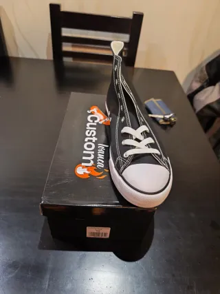 Zapatilla alta negra