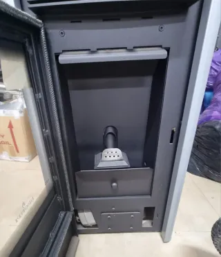 Estufa de pellet Bronpi sin uso Modelo Carla 6kw