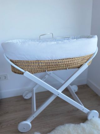 Moisés Zara Home mimbre y blanco