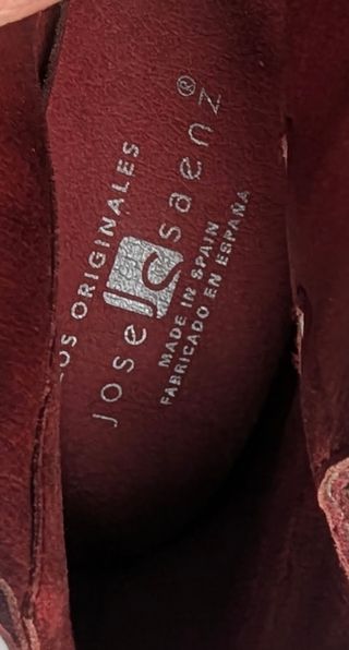 Botines de piel rojos y negros