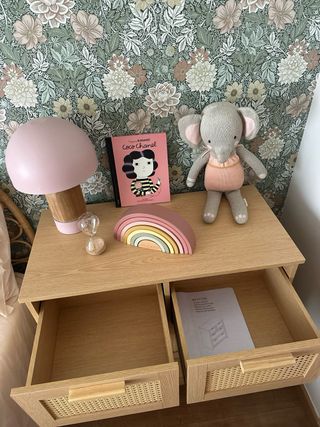 Cómoda Madera y Rejilla Ratán