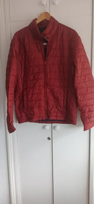 Plumífero acolchado rojo