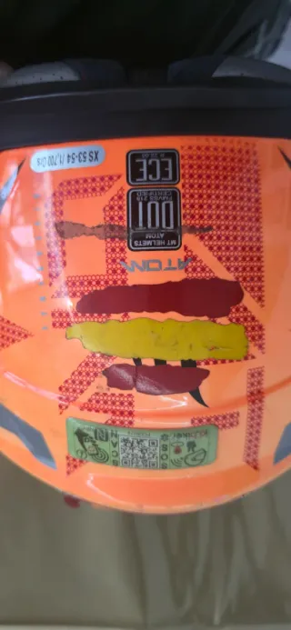 Casco de moto naranja
