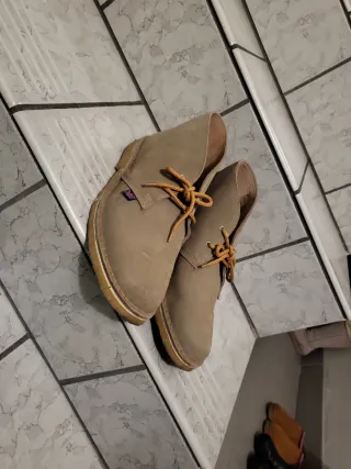 Scarpe uomo scamosciate beige