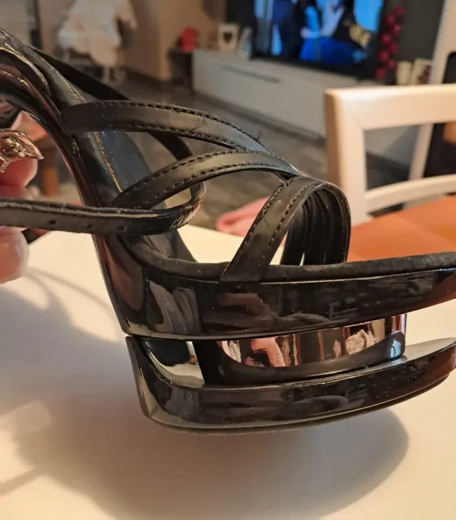 Sandali Astolfi con plateau neri