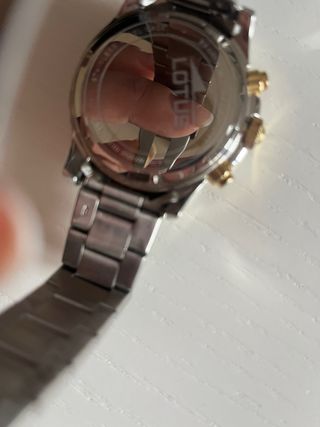 Reloj Lotus