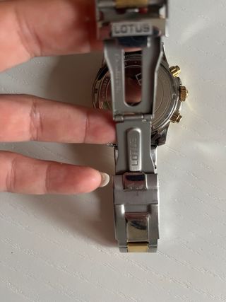 Reloj Lotus