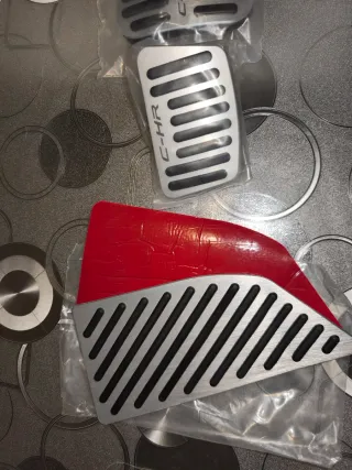 Pedales deportivos C-HR nuevos