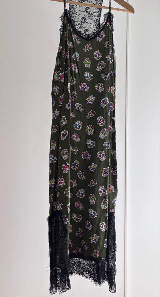 Vestido largo calaveras y encaje
