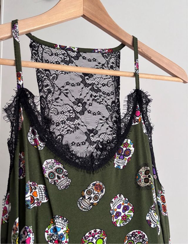 Vestido largo calaveras y encaje