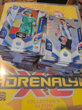 270 cromos Adrenalyn XL FIFA 365