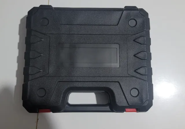 Taladro con 2 baterías,piezas y maletín todo nuevo