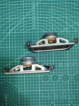 Pareja de altavoces rectangulares