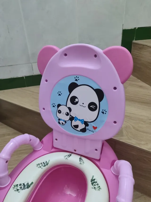 Orinal infantil rosa con diseño de panda