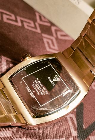 Reloj Guess Phoenix nuevo, dorado con cristales