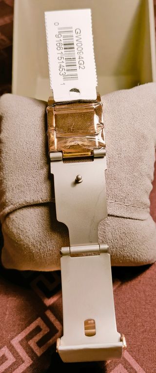 Reloj Guess Phoenix nuevo, dorado con cristales