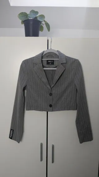 Americana crop top gris rayas blancas XS