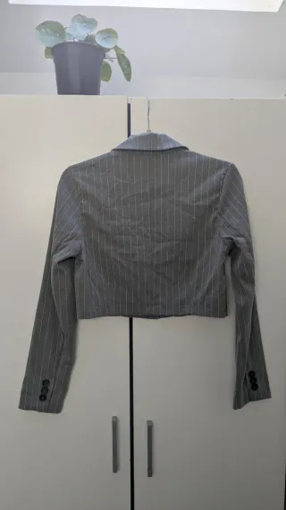 Americana crop top gris rayas blancas XS