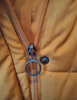 Abrigo acolchado mostaza Only