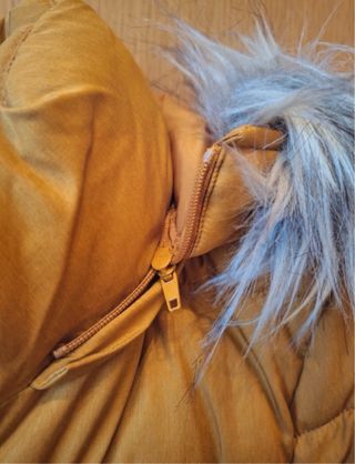 Abrigo acolchado mostaza Only