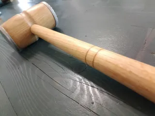 Batticarne vintage restaurato legno e metallo