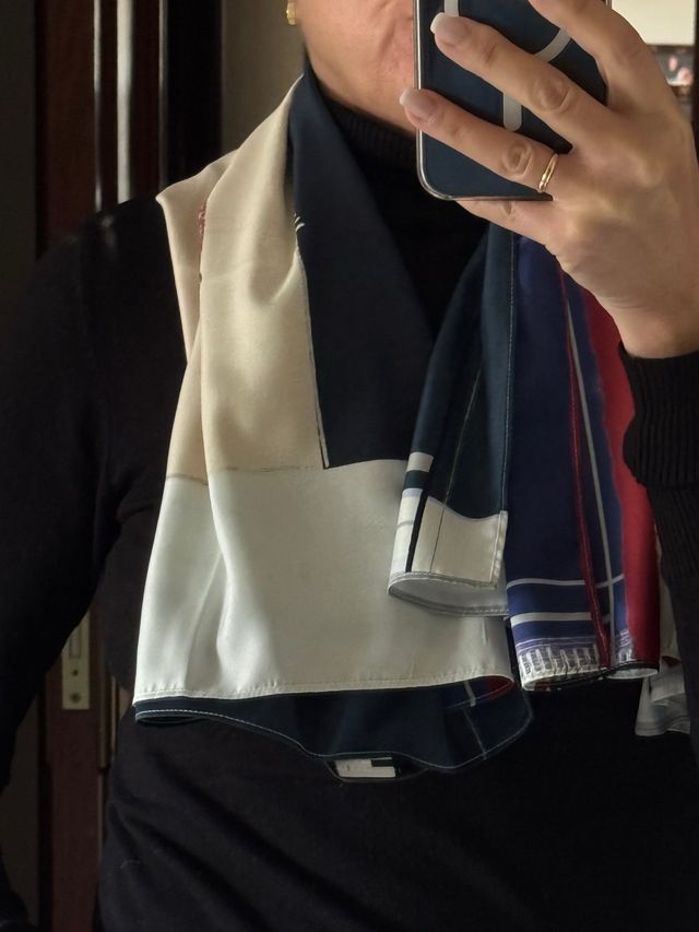 Pañuelo de seda estampado