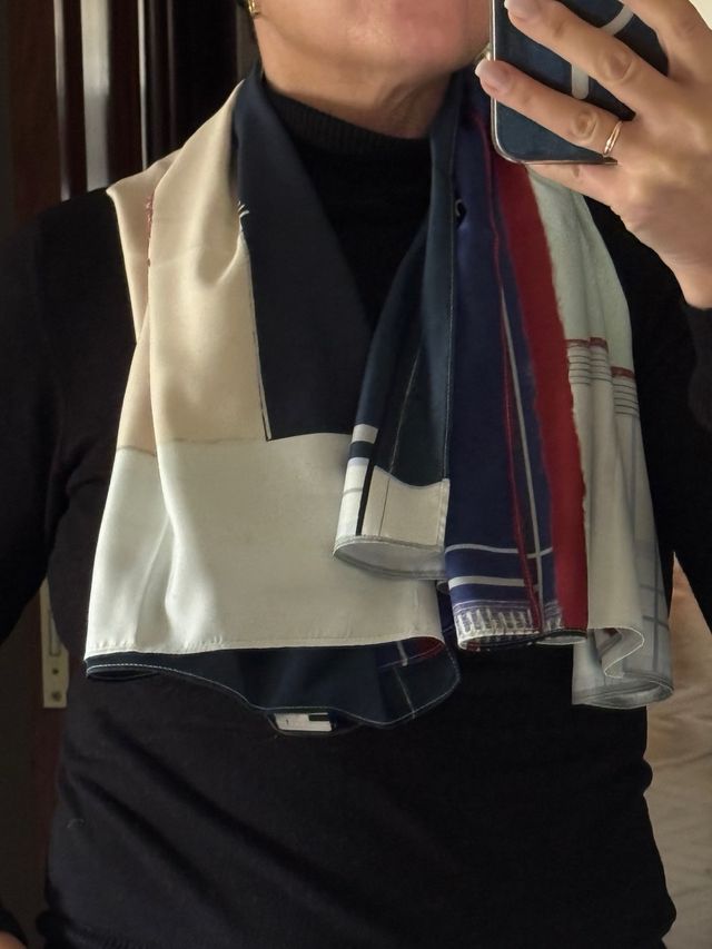 Pañuelo de seda estampado