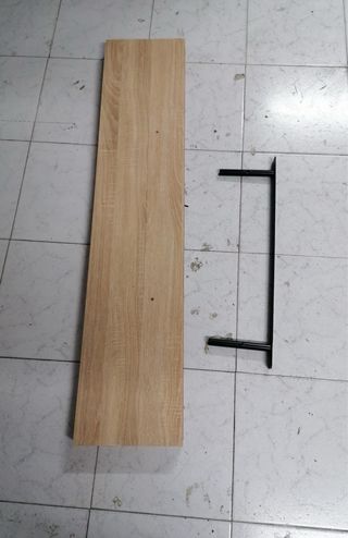 Estantería de pared de madera color natural