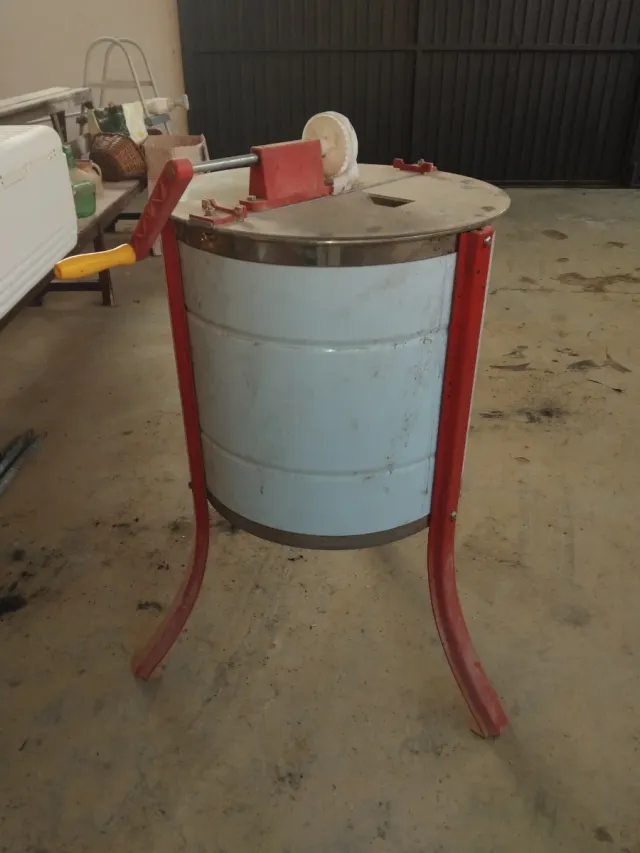 Extractor de miel manual