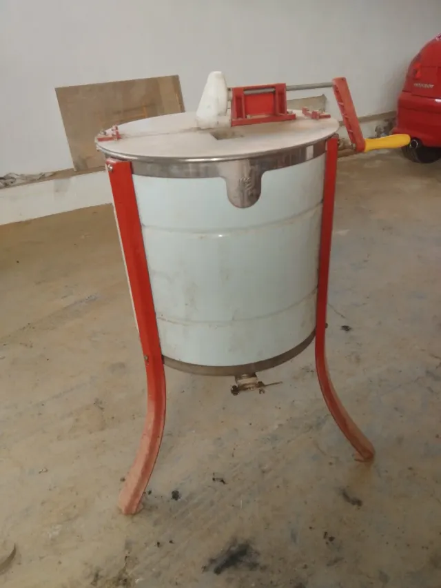 Extractor de miel manual