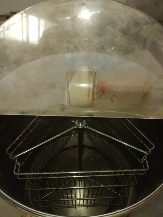 Extractor de miel manual