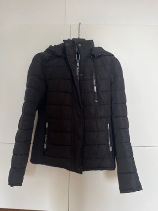 Chaqueta Urban Trend Negra con capucha