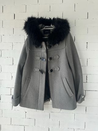 Abrigo midi gris con capucha