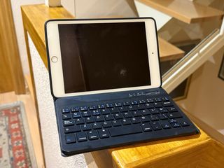 Funda iPad mini 4 con teclado