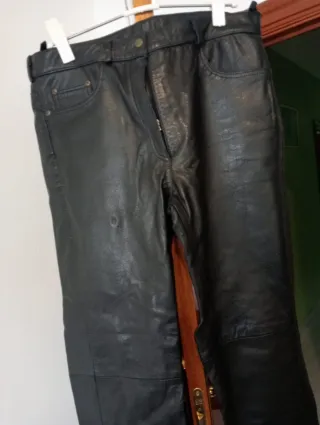 Pantalón de cuero negro talla 38
