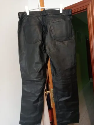 Pantalón de cuero negro talla 38