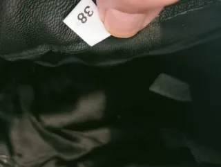 Pantalón de cuero negro talla 38