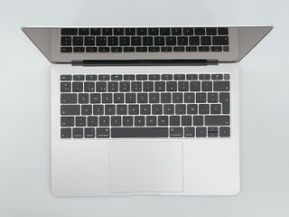 MacBook Air 13" (2020) Apple M1 8 CPU/7 GPU núcleos - SSD 256GB - RAM 8GB - Plata