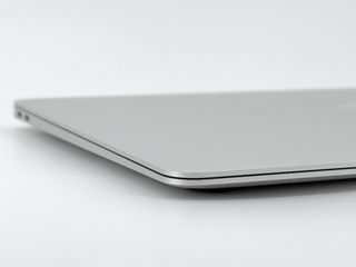 MacBook Air 13" (2020) Apple M1 8 CPU/7 GPU núcleos - SSD 256GB - RAM 8GB - Plata