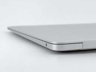 MacBook Air 13" (2020) Apple M1 8 CPU/7 GPU núcleos - SSD 256GB - RAM 8GB - Plata