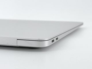 MacBook Air 13" (2020) Apple M1 8 CPU/7 GPU núcleos - SSD 256GB - RAM 8GB - Plata