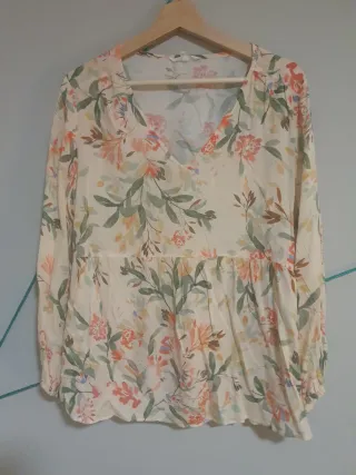 Blusón floral beige talla M/L