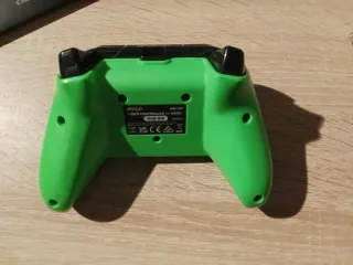Mando Xbox Negro con Detalles Verdes
