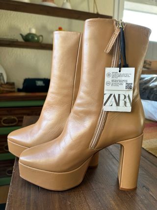 Botas Zara T37 Tacón 11cm Plataforma 4cm Nuevas