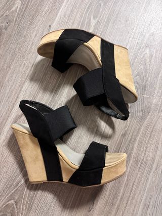 Tacones de cuña beige y negro talla 38 Buen estado