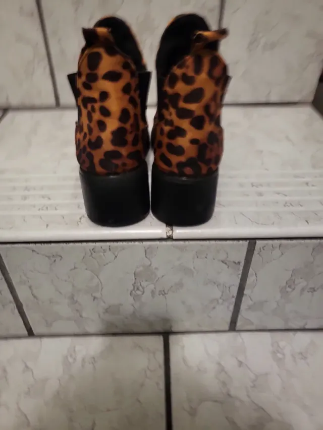 Stivaletti donna fantasia leopardata