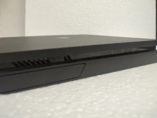 PS4 Slim 1TB + Mando Negro + FIFA 23