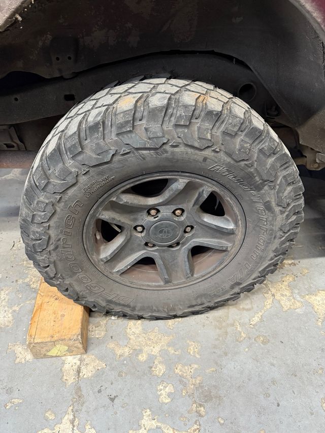 5 Llantas Toyota Land Cruiser VX